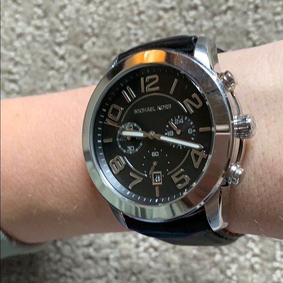 MK black watch - Picture 2 of 5